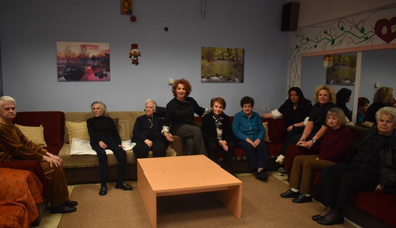 Ημέρες αγάπης και προσφοράς στο ΚΗΦΗ και το Γηροκομείο Νάουσας από το NANA HAIR SALON