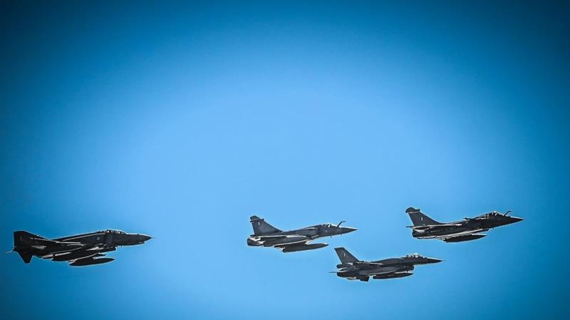 Θα «σκίσουν» τον ουρανό της Νάουσας οι σχηματισμοί μαχητικών αεροσκαφών της πολεμικής αεροπορίας 
