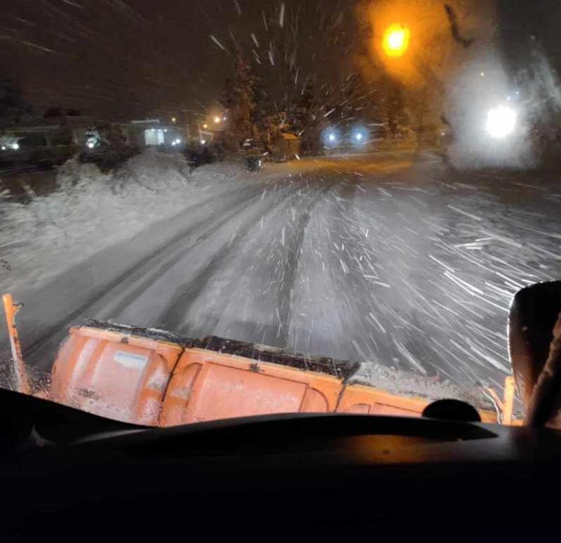 Σφοδρή χιονόπτωση στον δήμο Νάουσας-Βγήκαν τα εκχιονιστικά-Όχι άσκοπες μετακινήσεις 