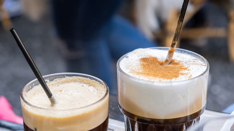 Πιείτε κρύο καφέ γιατί έχει 6 εντυπωσιακά οφέλη υγείας