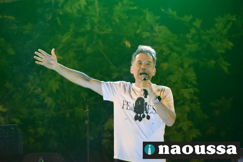 Μοναδικό κλείσιμο για το 12ο Φεστιβάλ Artville στη Νάουσα με Θάνο Καλλίρη (video+φωτορεπορτάζ)