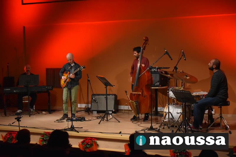 Jazz βραδιά με τον Θοδωρή Κότσυφα και τους ΝΤΗΝ από το Μουσικό Σωματείο "Ωδείο Ναούσης" (video)