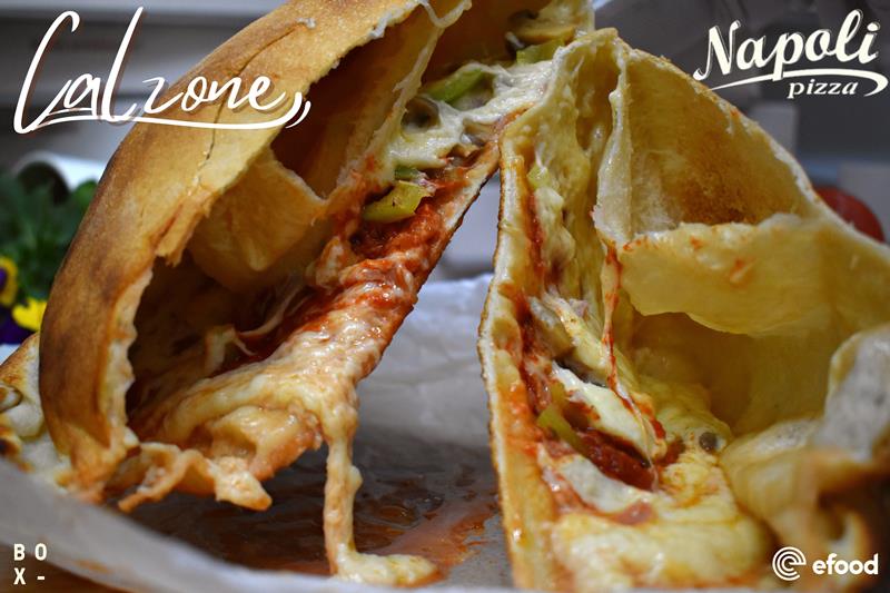 Απολαυστικά Calzone από την pizza Napoli 