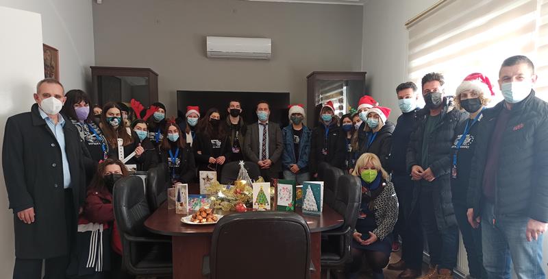 Τα χριστουγεννιάτικα κάλαντα έψαλλαν στον Δήμαρχο Νάουσας μαθήτριες και μαθητές  του 1ου ΓΕΛ Νάουσας