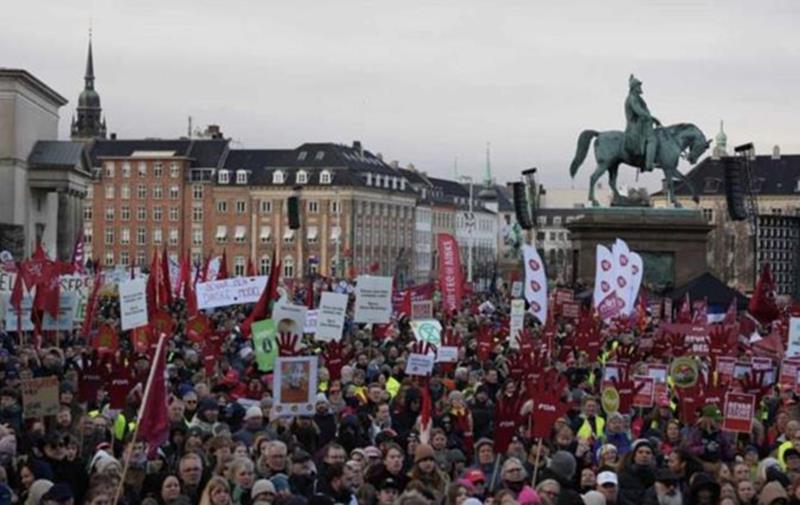 Δανία: Οργή για την κατάργηση αργίας-Χιλιάδες στους δρόμους