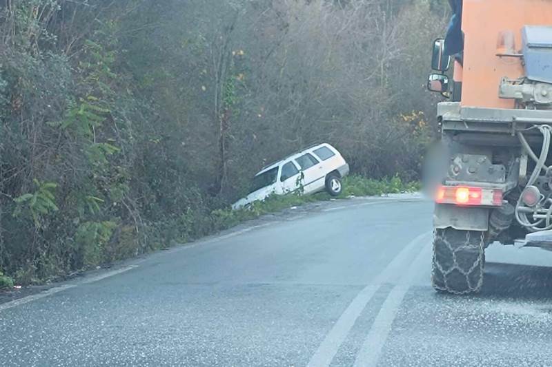 Εκτός δρόμου όχημα στην έξοδο της Νάουσας από τα Λύκεια