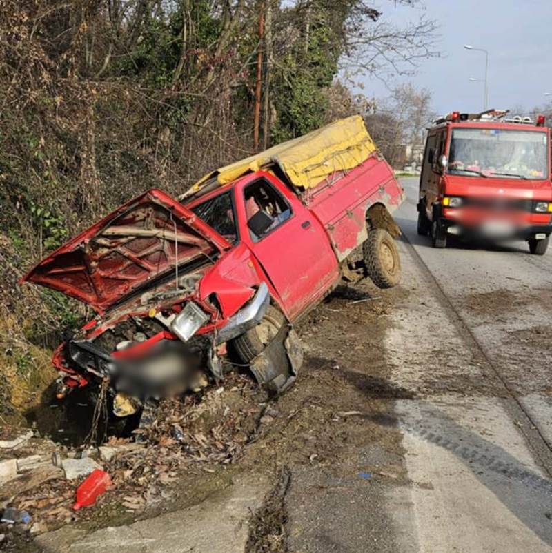 Τροχαίο ατύχημα στην έξοδο της Νάουσας 