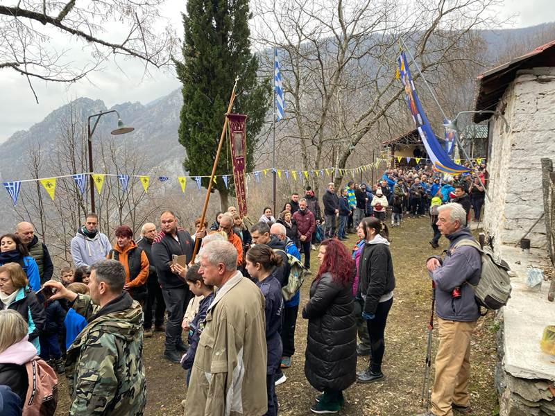 Η Θεία Λειτουργία στο εξωκλήσι της Υπαπαντής του Χριστού στο Βέρμιο 