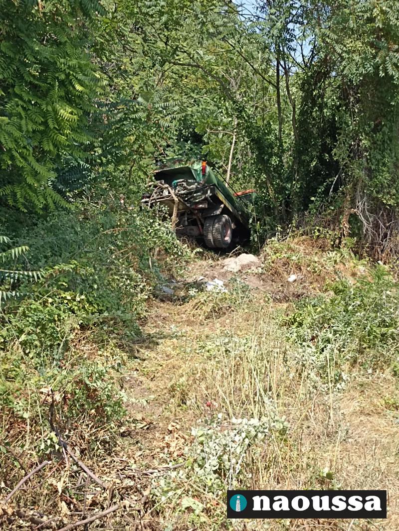 Εκτός δρόμου χωρίς τραυματισμούς υδροφόρα στη Νάουσα 