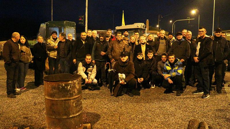 Μπλόκο Διασταύρωσης Σιδηροδρομικού Σταθμού Νάουσας: Κλιμάκωση του αγώνα – Κοινή δράση στα Μάλγαρα