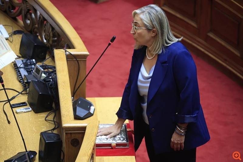 Δήλωση Δημάρχου Νάουσας Νίκου Κουτσογιάννη  για την ορκωμοσία της Στέλλας Αραμπατζή ως νέας βουλευτή Ημαθίας
