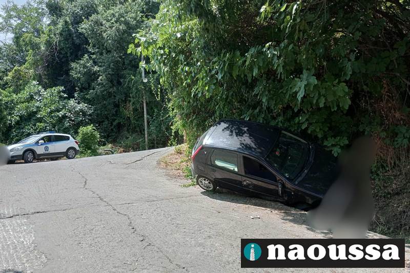 Ανατροπή οχήματος στο Σχοινοποιό-Ελαφρύς τραυματισμός οδηγού